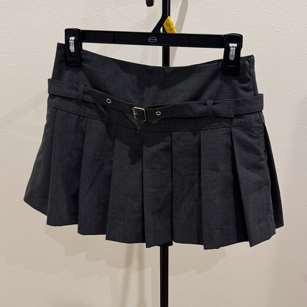Zara Black Pleated Miniโ Skort with Slim Belt